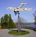 Monument dressé en l'honneur du Nieuport à  Nijni Novgorod.