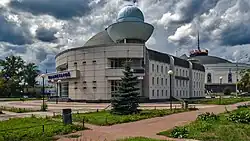 Le planétarium et le cirque