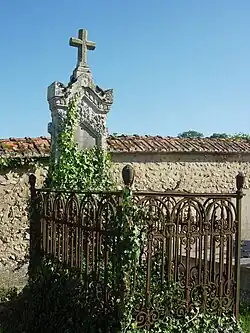 Le cimetière