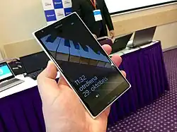 Nokia Lumia 1520 (en), une phablette Windows Phone.