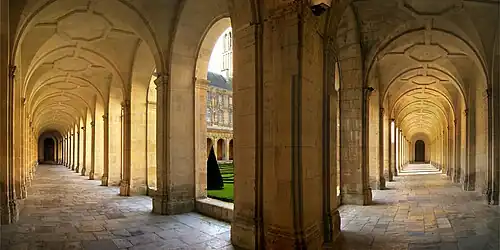 Deux des galeries.