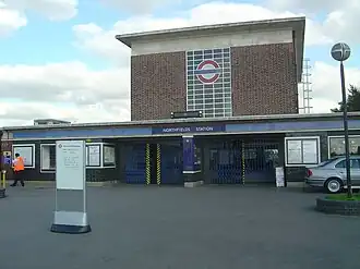 Image illustrative de l’article Northfields (métro de Londres)