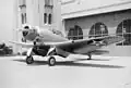 Un BT-1 photographié à l'extérieur d'un hangar à El Segundo, en Californie.