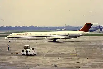Un McDonnell Douglas MD-82 de la Northwest Airlines, similaire à celui impliqué dans l'accident.