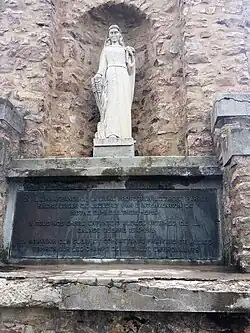 Notre-Dame des Trois-Épis et épitaphe