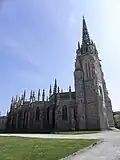 le clocher et sa tourelle d'esclalier vrillée