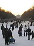 Sport sur glace et patinage sur le canal gelé