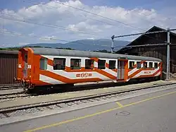 Voiture B n°26 en gare de Orbe