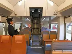 Accès à la cabine de conduite