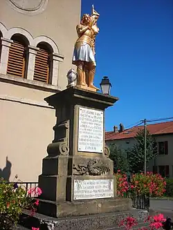 Le monument aux morts.