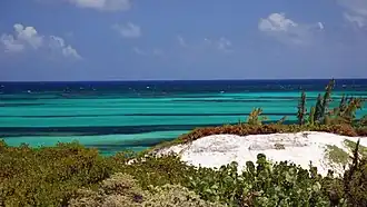 Vue sur l'océan depuis l'île Middle Caïcos.