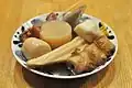 Chikuwa dans une assiette d'oden