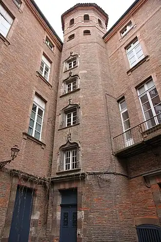Tour d'Olmières.