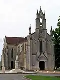 L'église Notre-Dame-de-la-Nativité, façade nord (juin&nbsp;2013)
