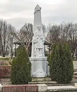 Le monument aux morts.