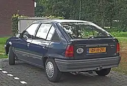 Opel Kadett LS (quatre portes)