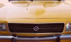 Capot avec bosse de l'Opel Rekord D 2100 à moteur diesel