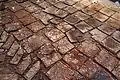 Carreaux de liège sur le plancher avec deux formes et motifs