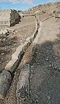 Oppidum de Pech Maho avec caniveau ouvert.