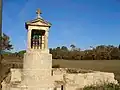 l'Oratoire Saint Joseph : château de Pradines en arrière-plan.