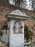 L'oratoire de Sur le Crouz, sur l'ancien chemin qui mène du Lavouet jusqu'au Plaine, situé sur la commune de Vailly.