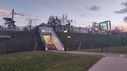 Nouvelle entrée/sortie ouest de la gare donnant accès au campus de l'université Paris-Saclay