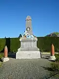 Le monument aux morts.