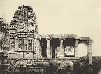 Osian, temple 7 solaire (Surya ?). VIIIe&nbsp;siècle. Grès rose.