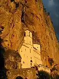 Le monastère d'Ostrog (XIIIe&nbsp;siècle, Monténégro).