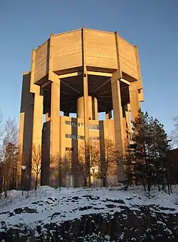 Le château d'eau.