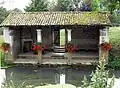 Lavoir à cheminée.