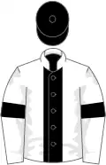 Blanche, ceinture, brassards et toque noire