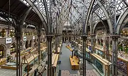 Le Pitt Rivers Museum fait une apparition dans la deuxième saison.