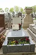 Sépulture d'Isaac Klainfinger (1897-1941) au cimetière du Père Lachaise (Paris), fusillé au Mont Valérien le 15 août 1941 et de Samuel Melman (1925-1944), résistant, membre du maquis de l'Oisans, torturé et fusillé par les Nazis le 11 août 1944 à Grenoble.
