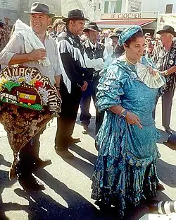 Tenues typiques.