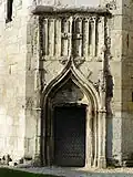 Porte d'entrée de la tour orientale.