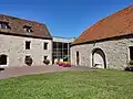 Les anciens communs du château, transformé en pôle culturel.