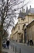 Rue des Archives au niveau de l'hôtel de Soubise.