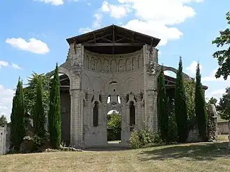Les vestiges du prieuré Saint-Léonard en 2009.