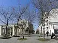 Rue au niveau du belvédère du parc de Belleville.