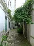 Passage privé entre la cité Annibal et la rue de l'Aude.