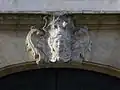 No 5 : mascaron.