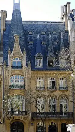 Hôtel Pauilhac : immeuble néogothique du no 59.