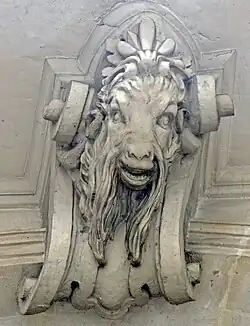Mascaron sur la façade du no&nbsp;52.