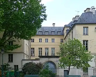 No 10 : ancien hôtel de Vigny.
