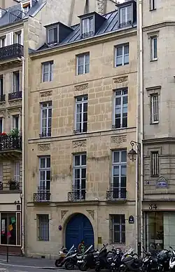 Nos 13, 15 et 17.