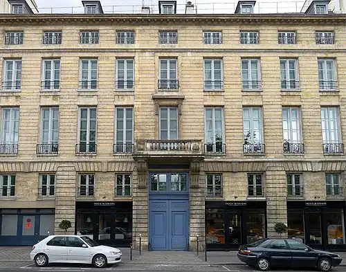 No 27 : ancien hôtel de Clermont-Tonnerre.