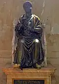 Statue de saint Pierre.