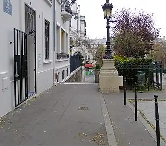 Accès à l'escalier permettant de rejoindre la place Franz-Liszt.