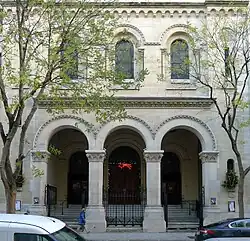 Détail du porche.
